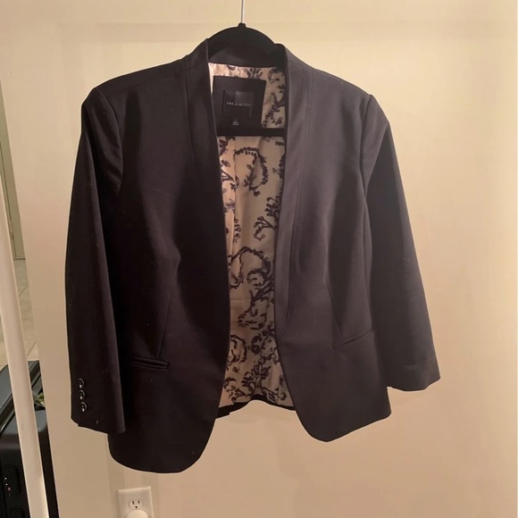 Blazer - Picture 2 of 5